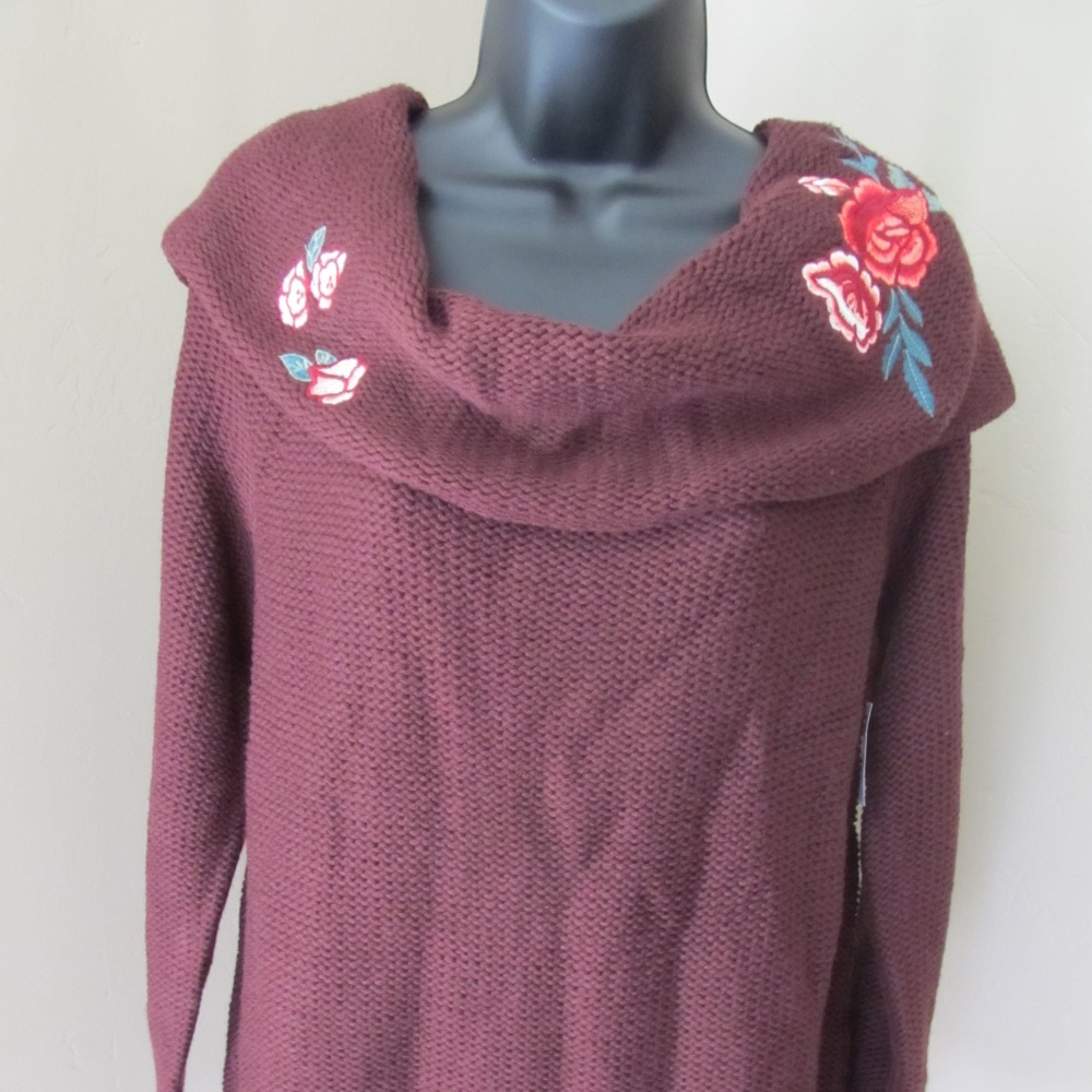 NWT Sun + Moon Embroidered Knit Off the Shoulder Large Cowl Sweater